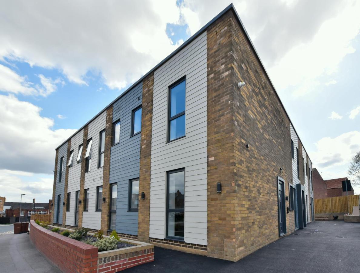 The Breath Taking Cube Aparthotel Pontefract Exteriör bild