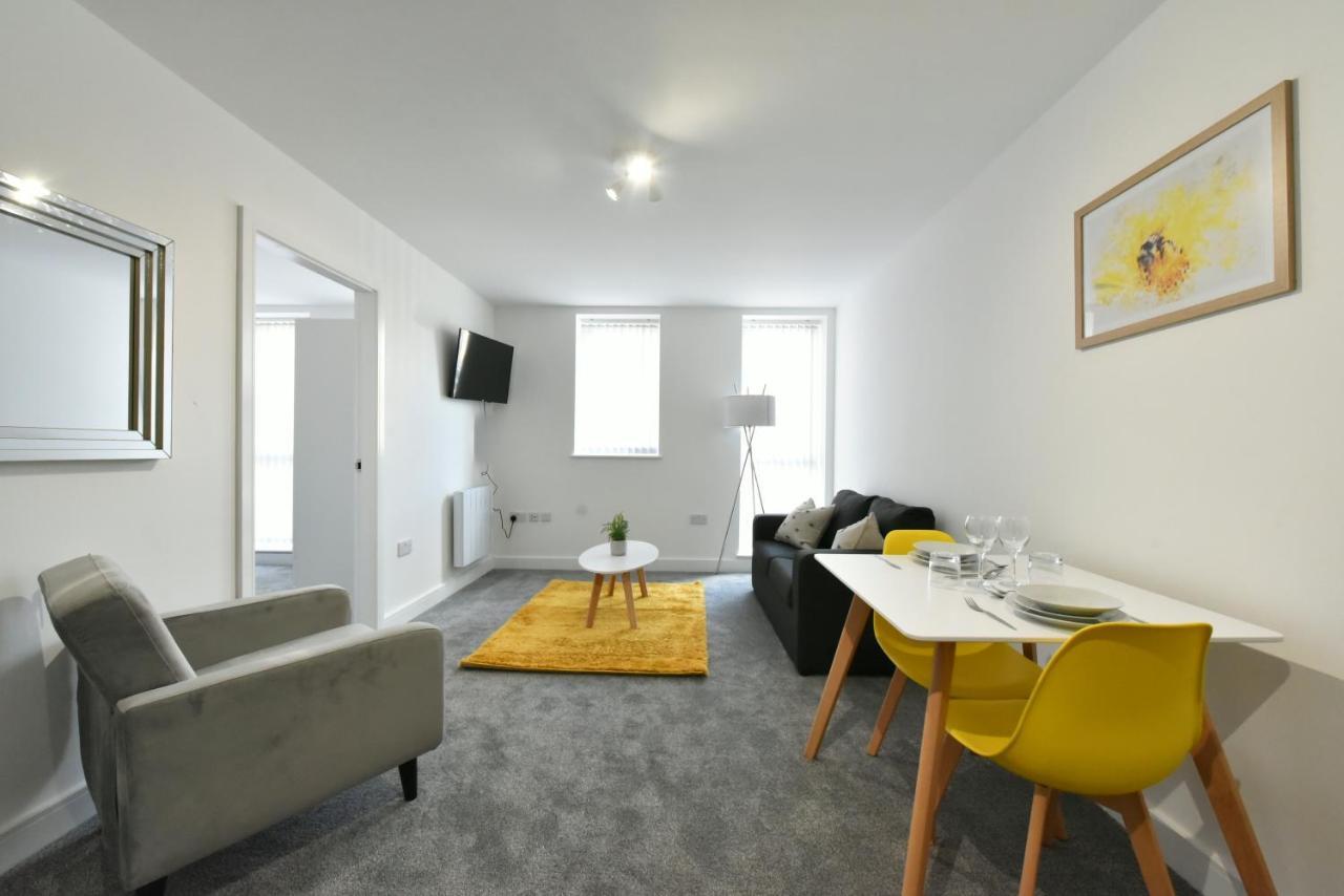 The Breath Taking Cube Aparthotel Pontefract Exteriör bild